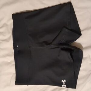 Under Armour volleyball shorts 🏐 size M